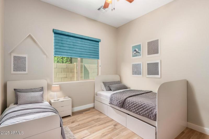 Bedroom 4 or craft room - no closet