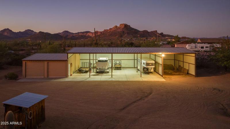 DETACHED GARAGE/STORAGE