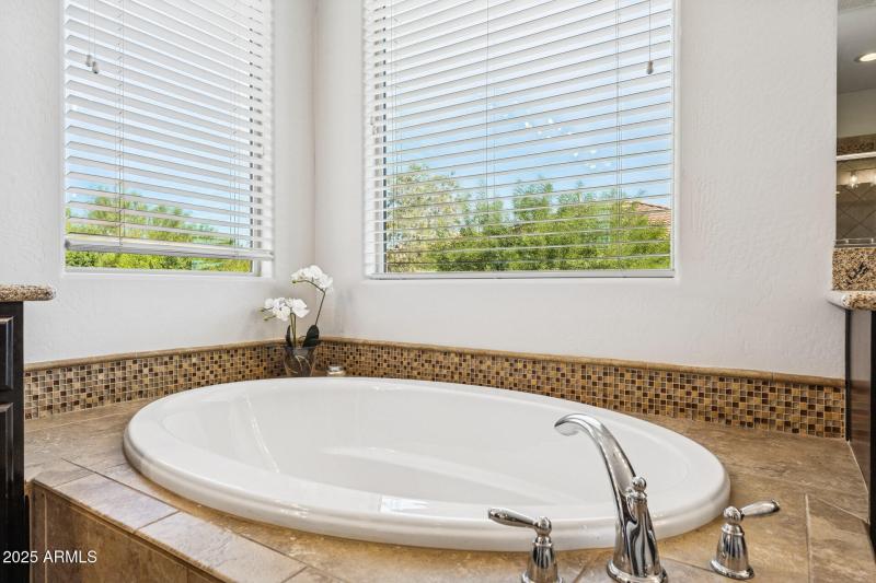 031-primary-bathroom