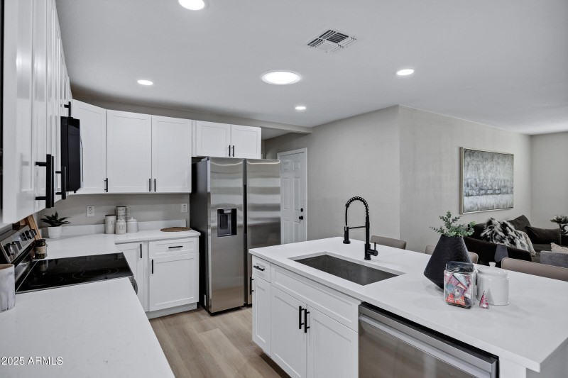 2344 W Pecos Ave-11