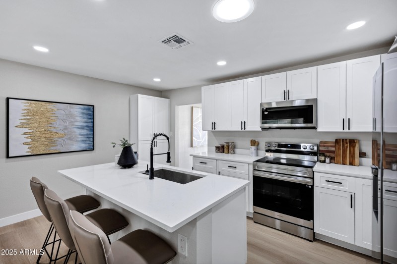 2344 W Pecos Ave-13