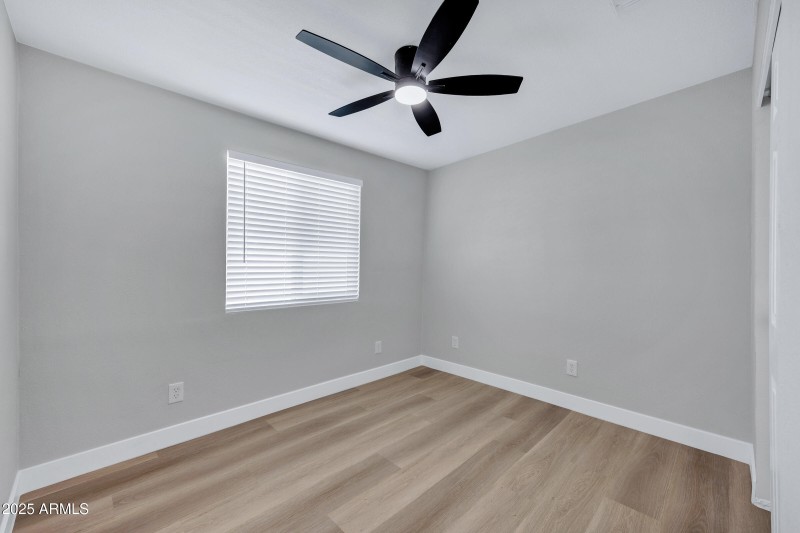 2344 W Pecos Ave-18