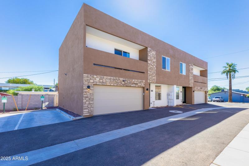 4307 N 13th Pl-5