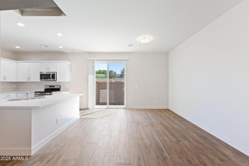 4307 N 13th Pl-10