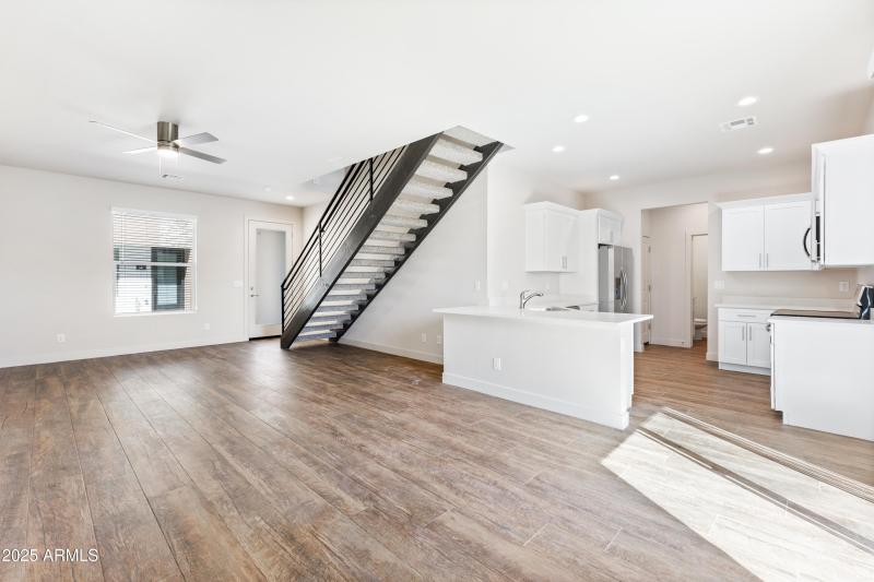 4307 N 13th Pl-11