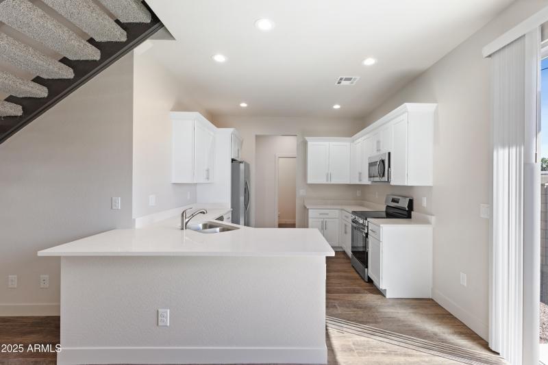 4307 N 13th Pl-12