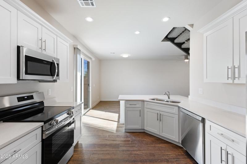 4307 N 13th Pl-15
