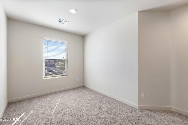 4307 N 13th Pl-19