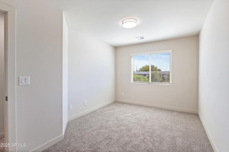 4307 N 13th Pl-21