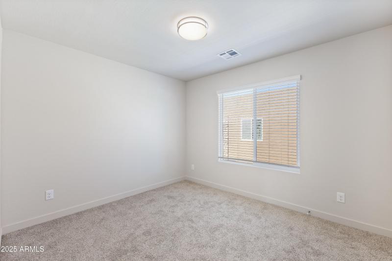 4307 N 13th Pl-23