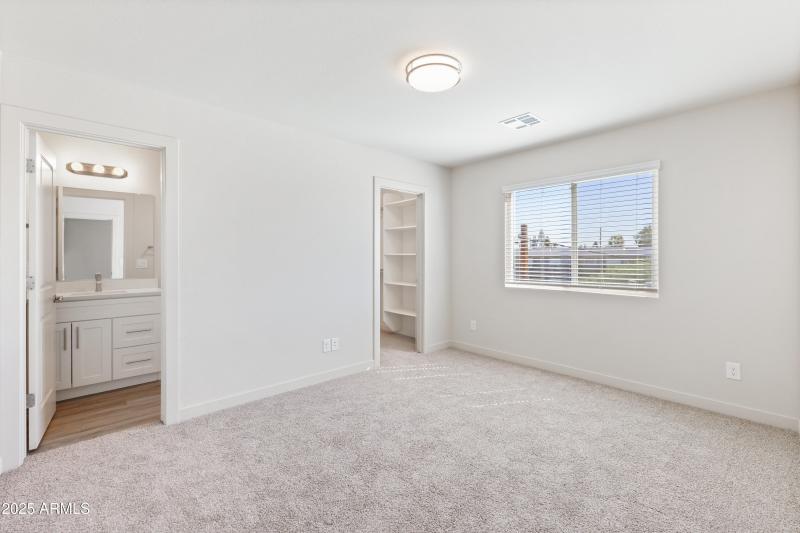 4307 N 13th Pl-25