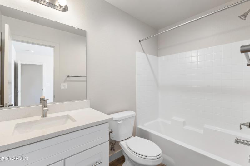 4307 N 13th Pl-26