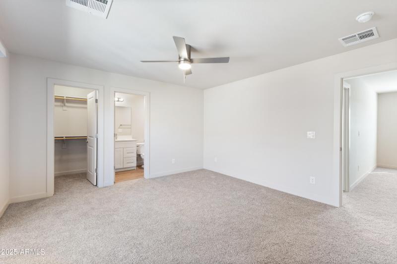 4307 N 13th Pl-28