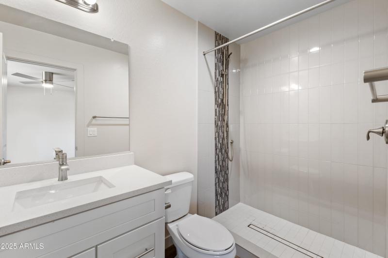 4307 N 13th Pl-29