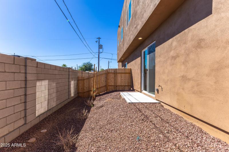 4307 N 13th Pl-32