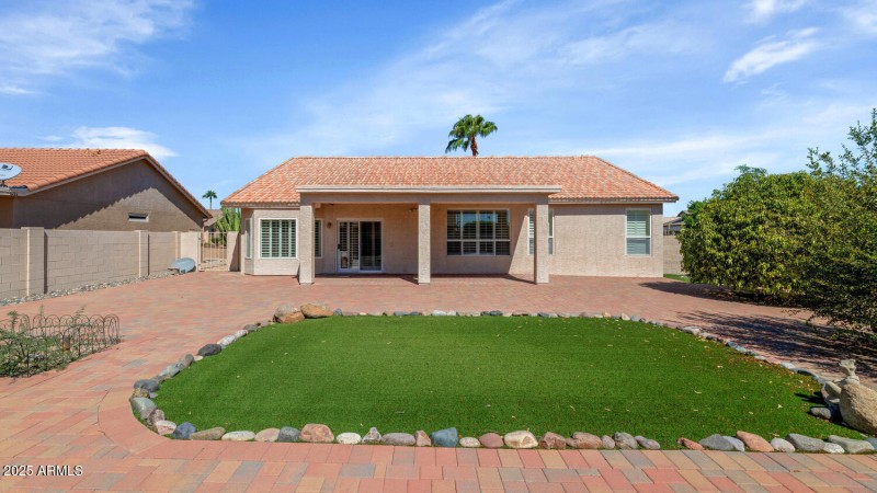 10023 E Arrowvale Dr-large-030-016-10023