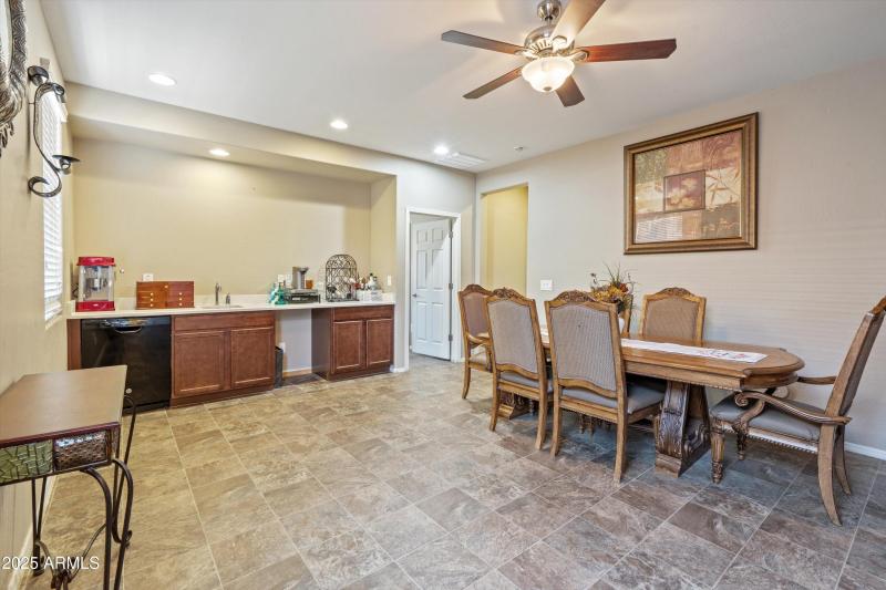 15-Dining Room