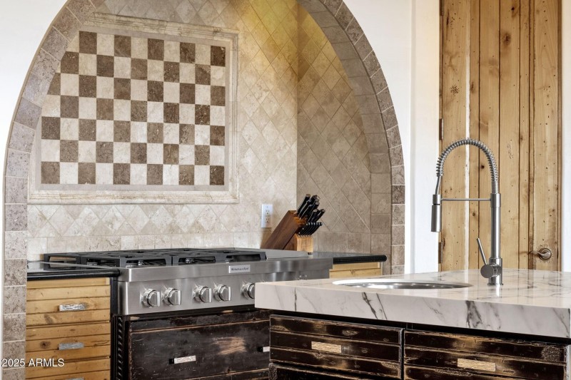 031_Custom Cooktop Alcove