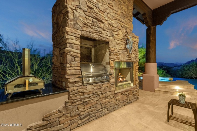 075_Outdoor Cooking Station Lighted