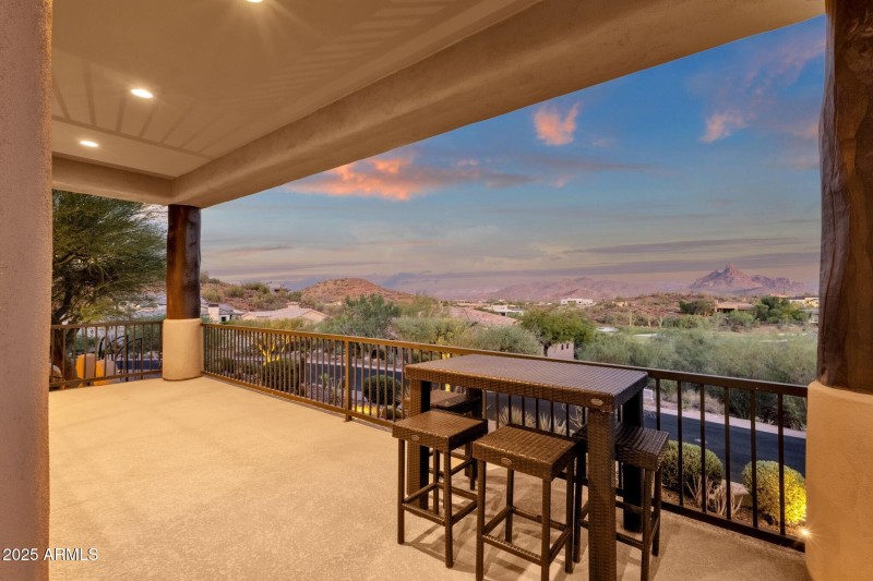080_Covered Balcony Patio
