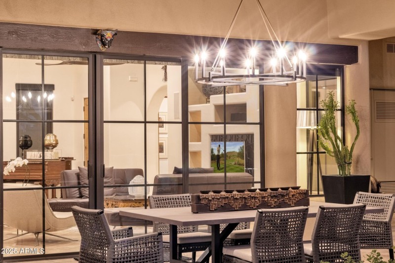 087_Outdoor Dining Patio II