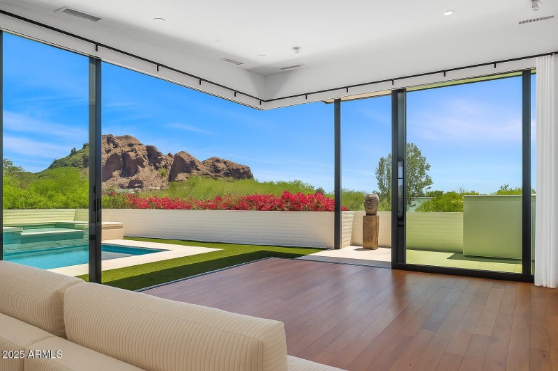 Living Room Unfurnished