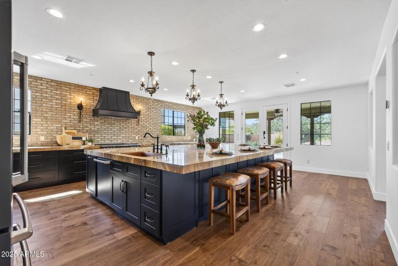 32_3428_N_Park_St32_mls