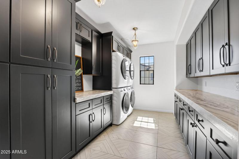 89_3428_N_Park_St89_mls