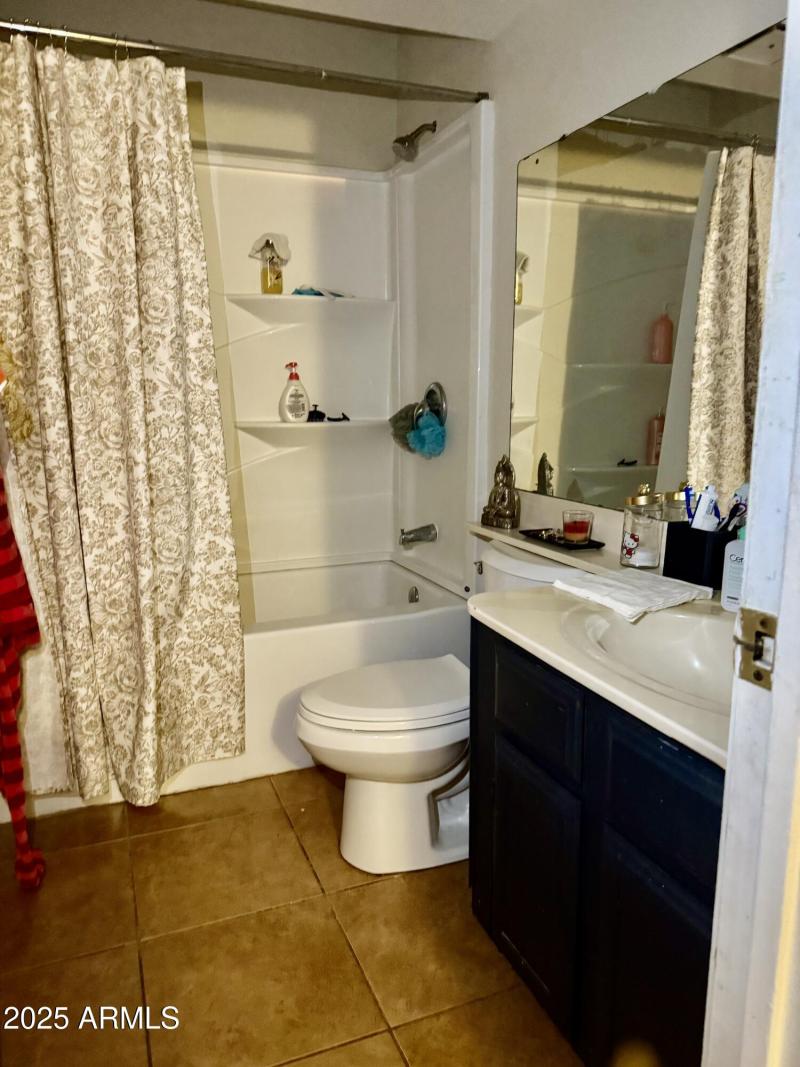 7211 W. Claremont St