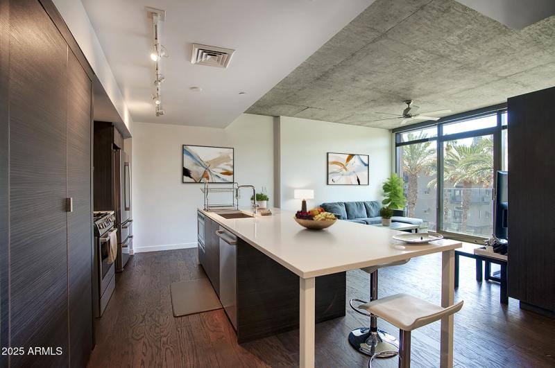 100 W PORTLAND ST 404