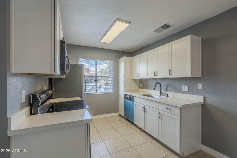 12-web-or-mls-Baseline-12