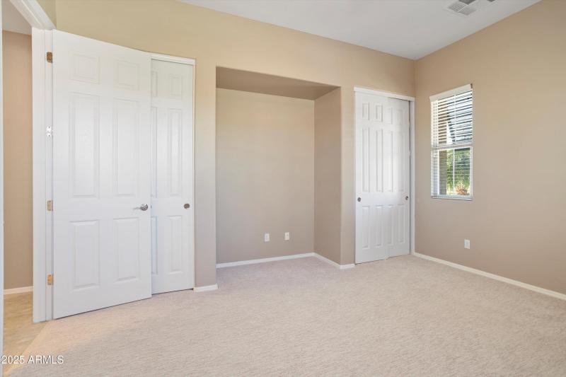 DOUBLE CLOSETS & MEDIA NICHE