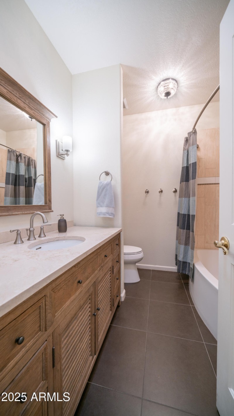 3835 E Talowa St-36