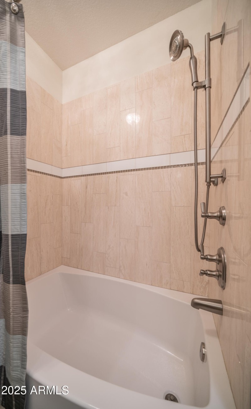 3835 E Talowa St-37