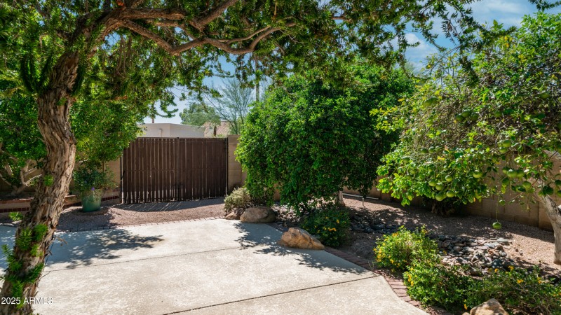 3835 E Talowa St-51