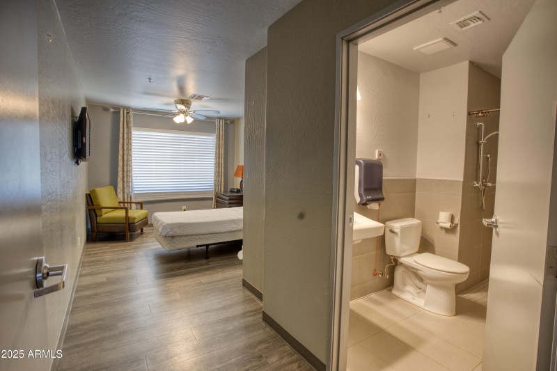 Bedroom with Bathroom