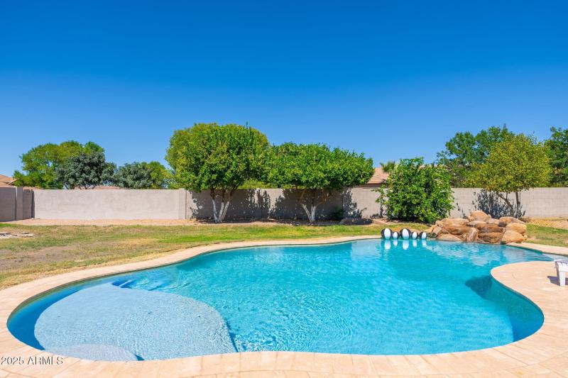 22807 S 179th St - 55