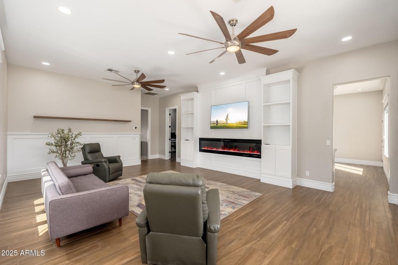 22807 S 179th St - 60