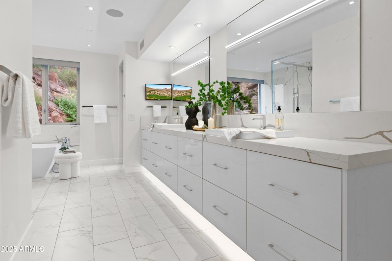 Primary bath