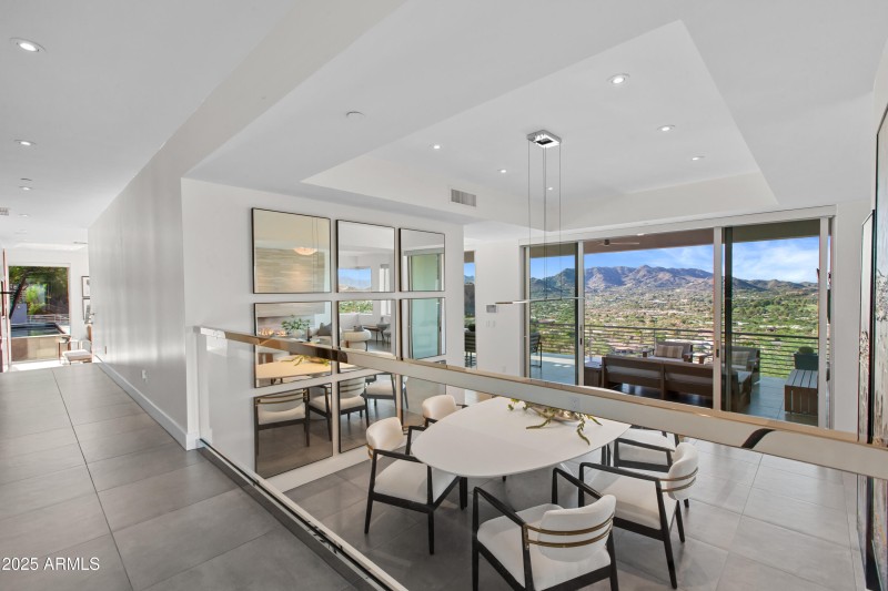 Dining area w views