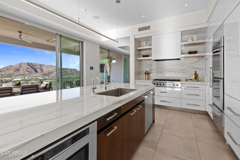 Kitchen w views