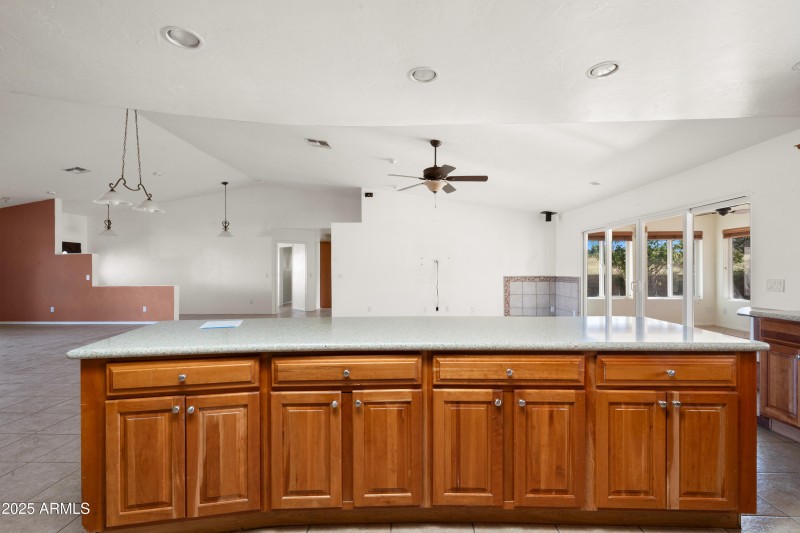 2 Interior - 11