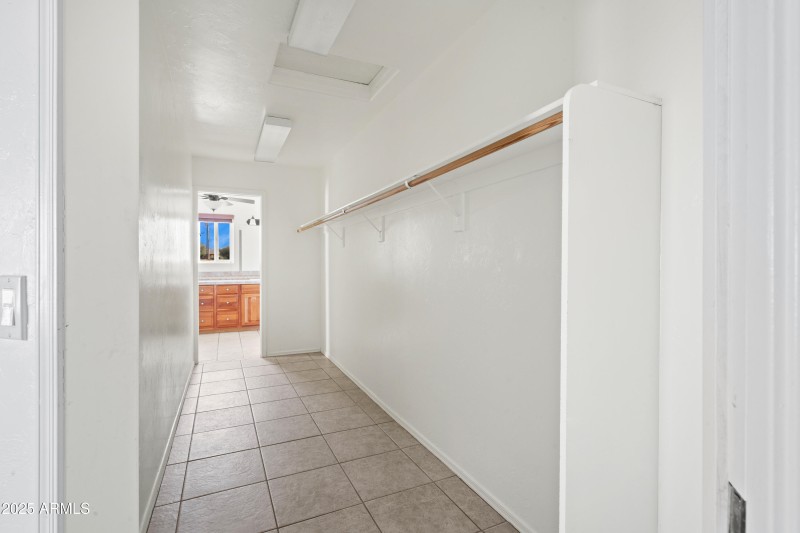 2 Interior - 14