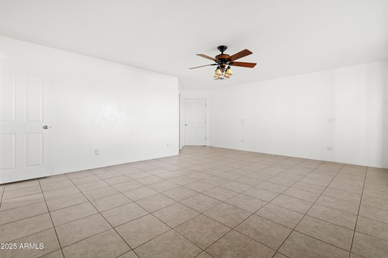2 Interior - 19