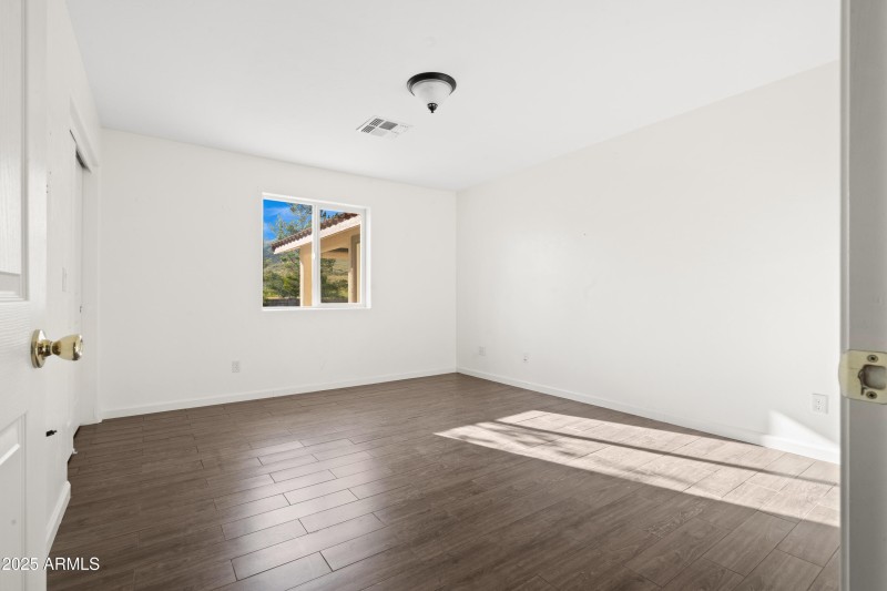 2 Interior - 21