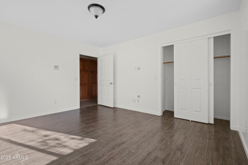2 Interior - 22
