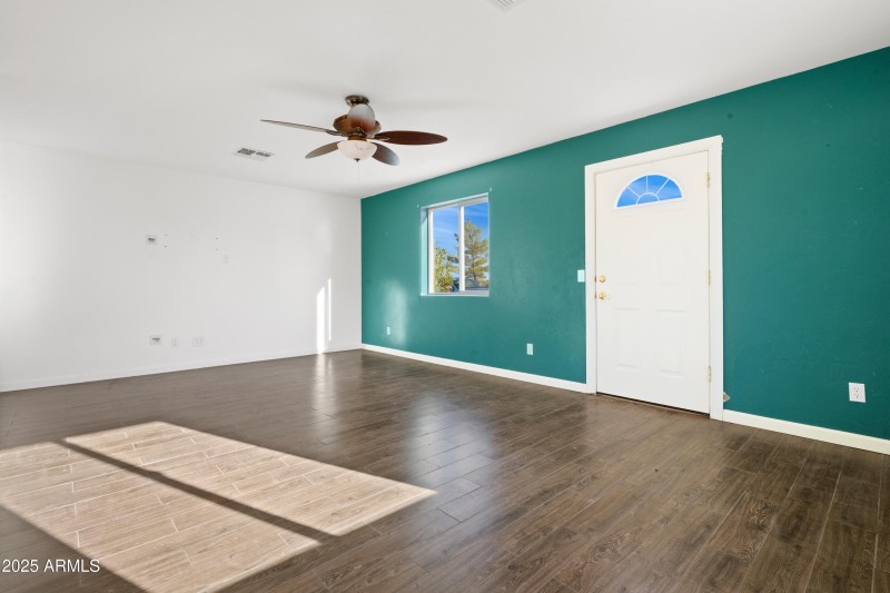 2 Interior - 24
