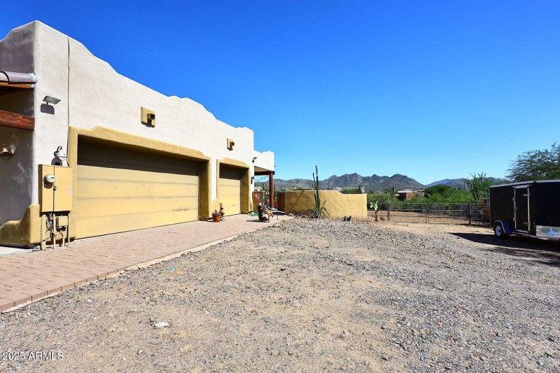 Side 3-Car Garage