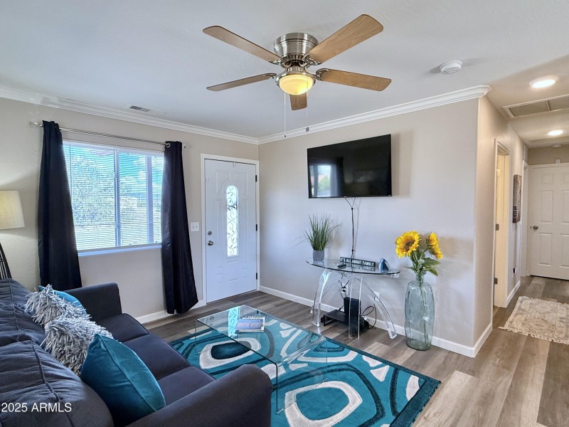 07 Great Room Entry