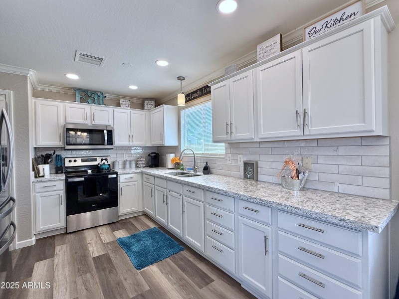 15 Kitchen (1)